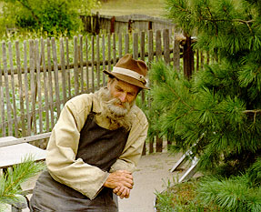 Old resident I.E. Shelegin (Chekanikha, Ust-Pristan region)